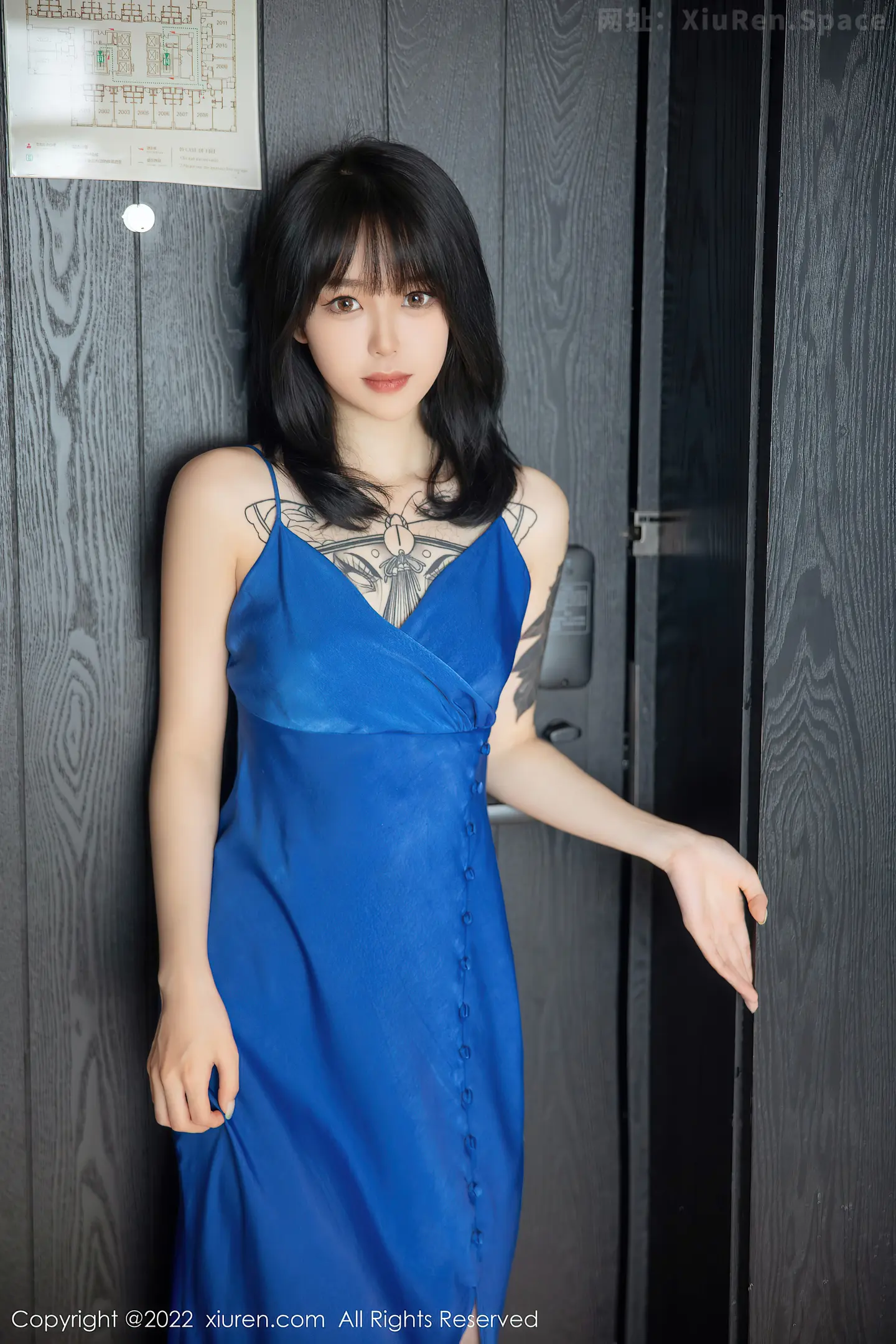 图片[5]-[XiuRen秀人网] VOL.5165 模特奶瓶蓝色吊裙配灰丝裤袜秀曼妙身材性感美腿迷人诱惑写真82P-秀人网官方网站